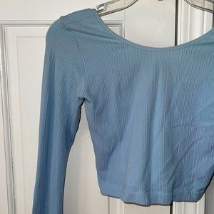 Light blue long sleeve crop top 🤍
